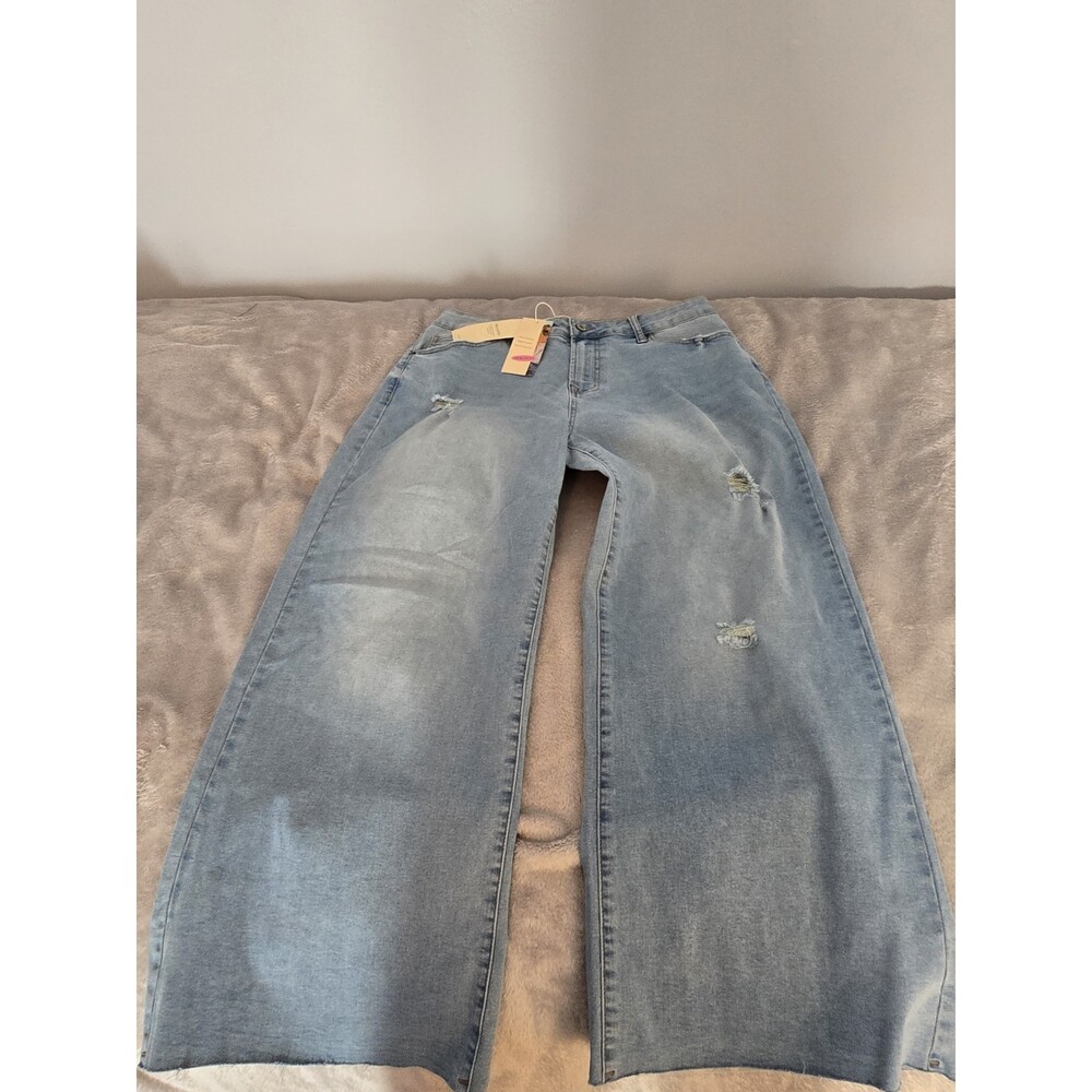 DOKOTOO Women’s Jeans‎ Size 14 Light Wash Distressed Cropped Wide Leg 242 - Picture 4 of 7